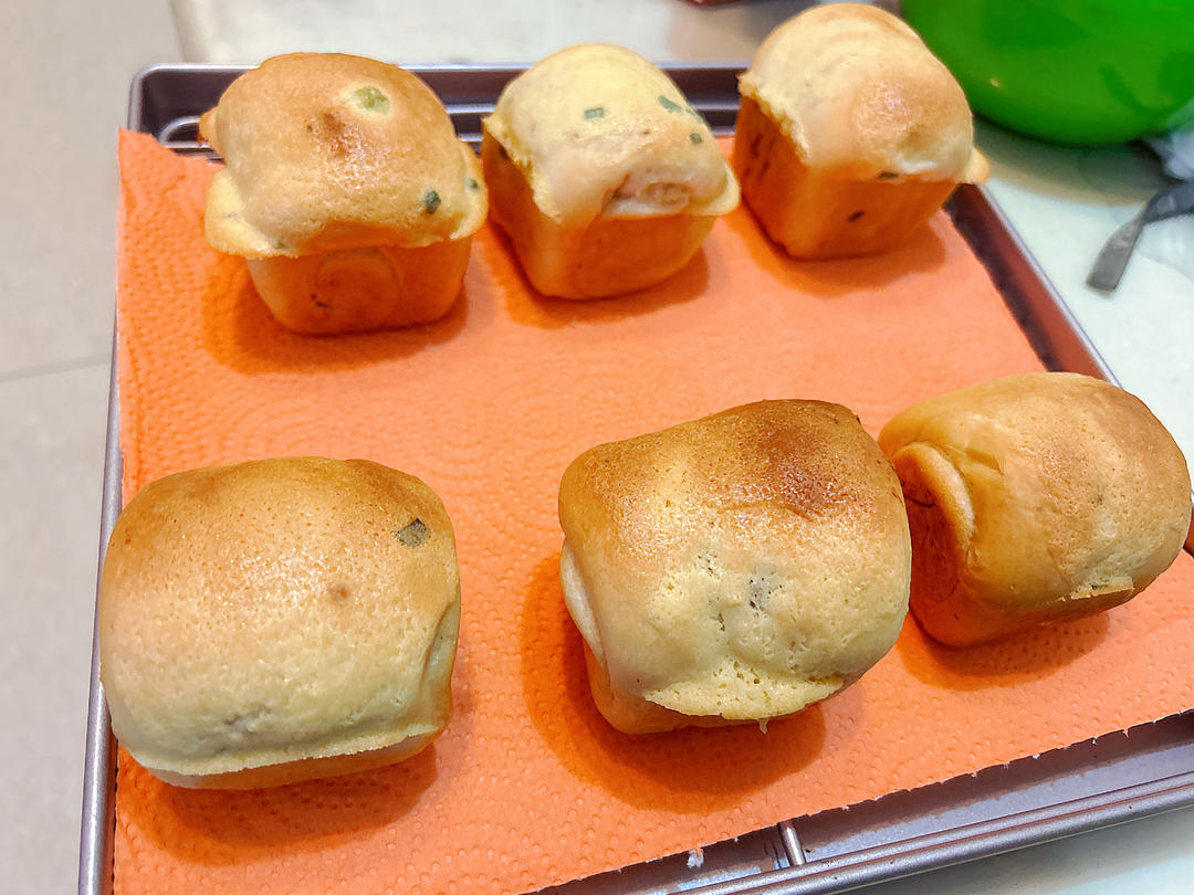 外酥内软‼️满满的肉松❗️香葱墨西哥肉松小吐司