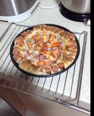 薄饼脆皮火腿pizza
