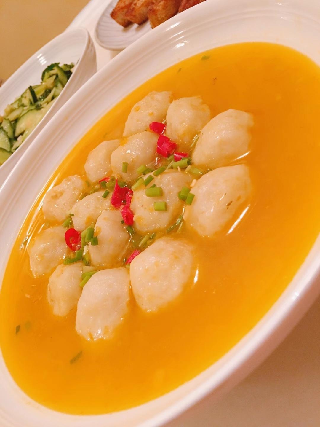 金汤烩鱼丸的做法 步骤1