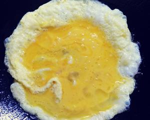 白玉菇炒鸡蛋的做法 步骤2