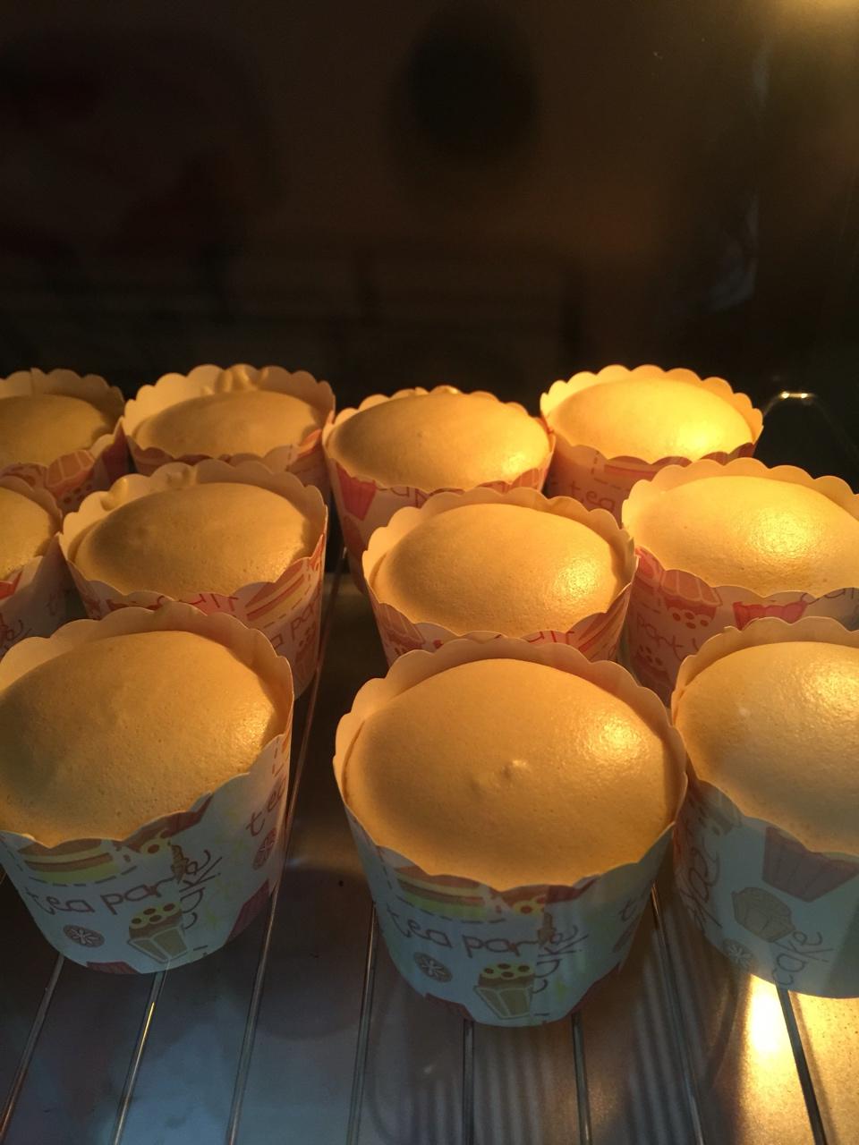 光滑圆润版纸杯戚风蛋糕