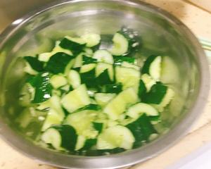 凉拌黄瓜🥒的做法 步骤1