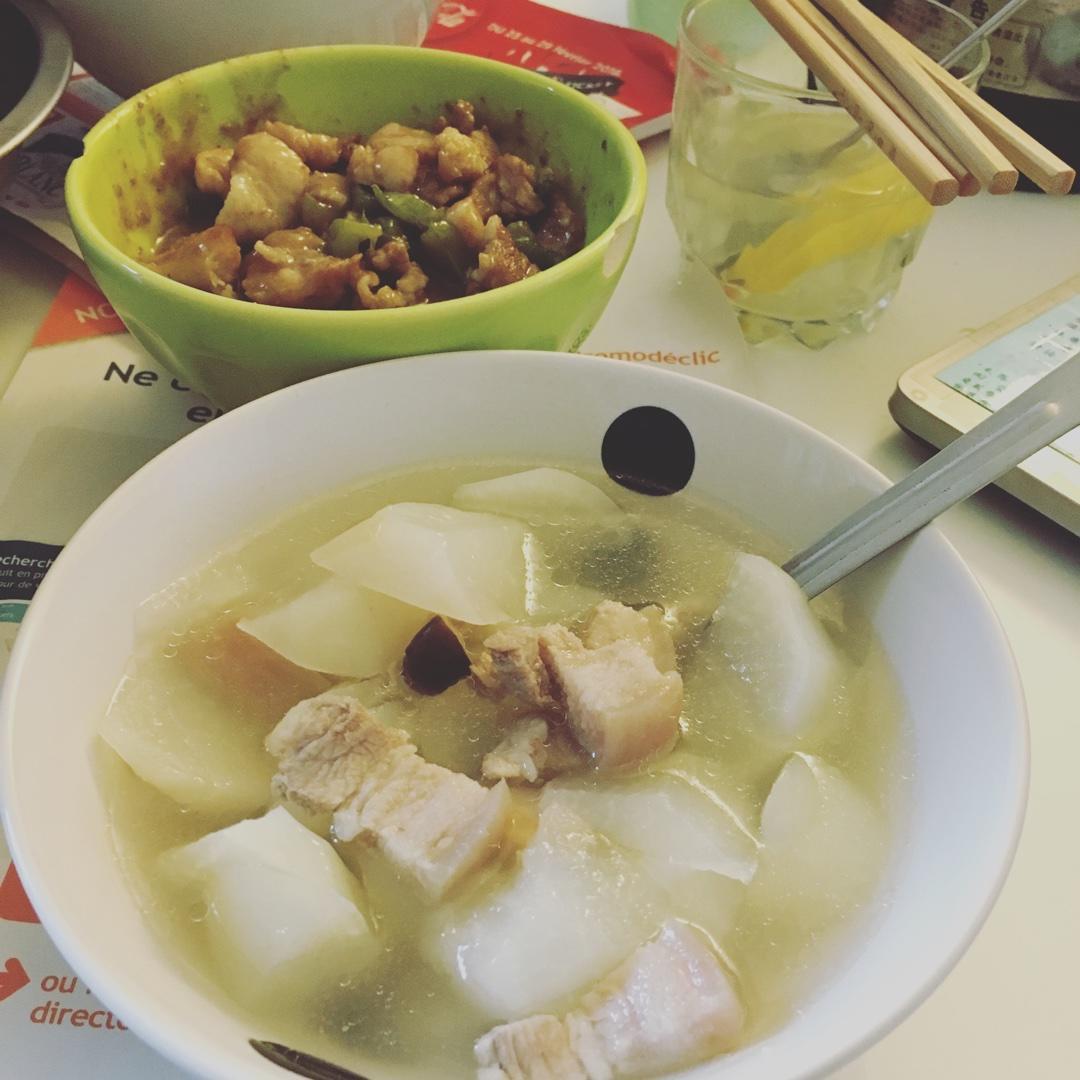 白萝卜肉汤的做法
