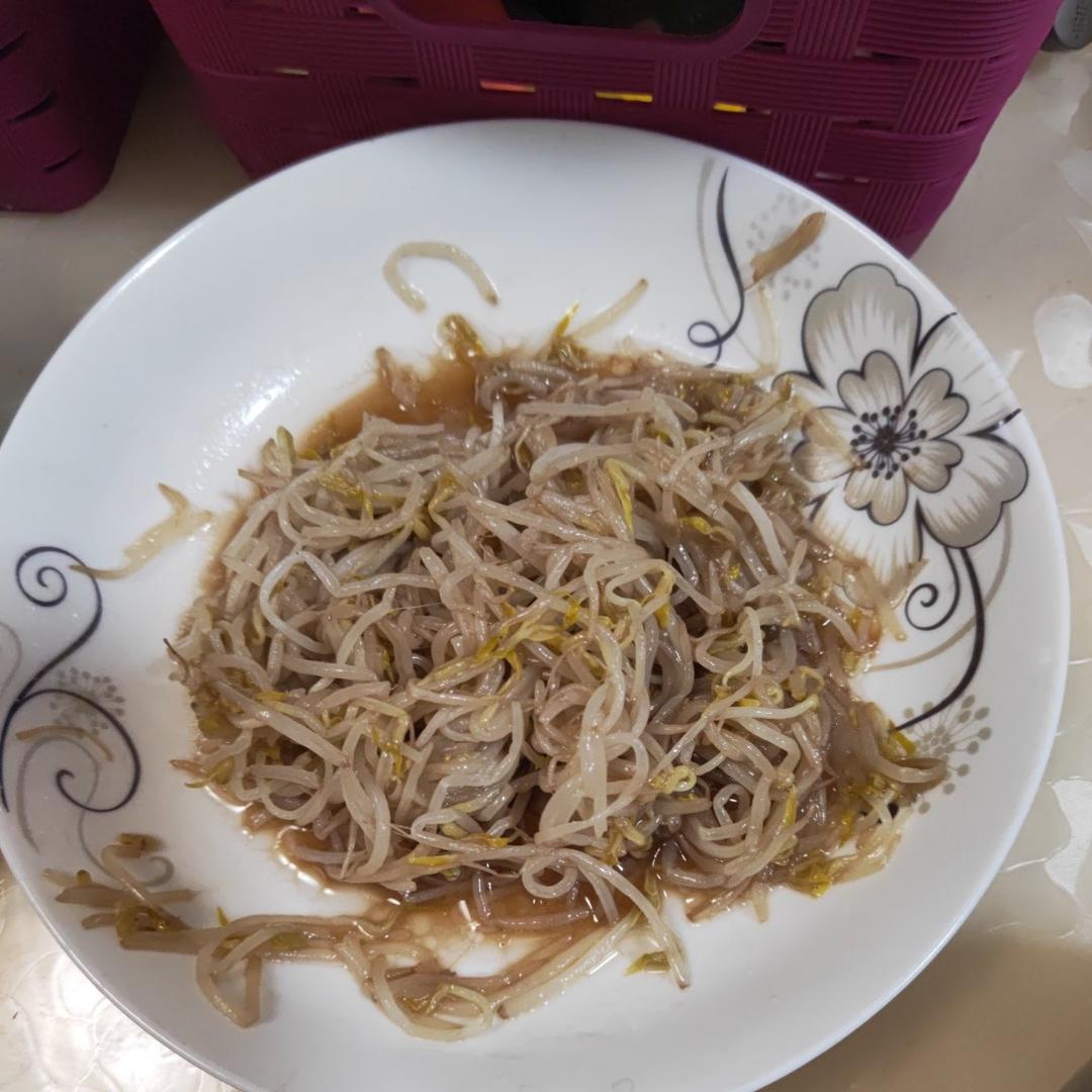 五分钟就能做好的爽口清炒豆芽