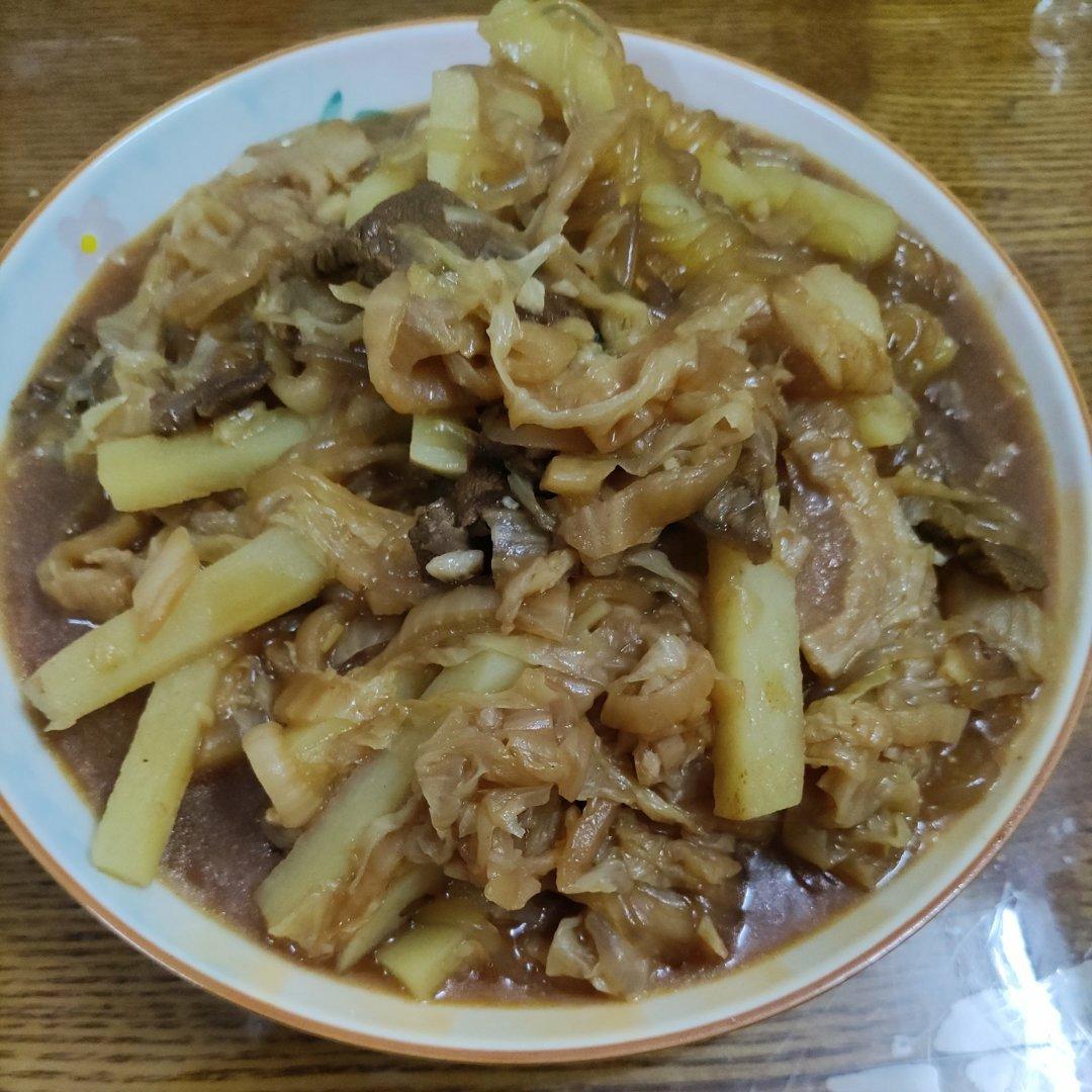 东北酸菜猪肉炖粉条