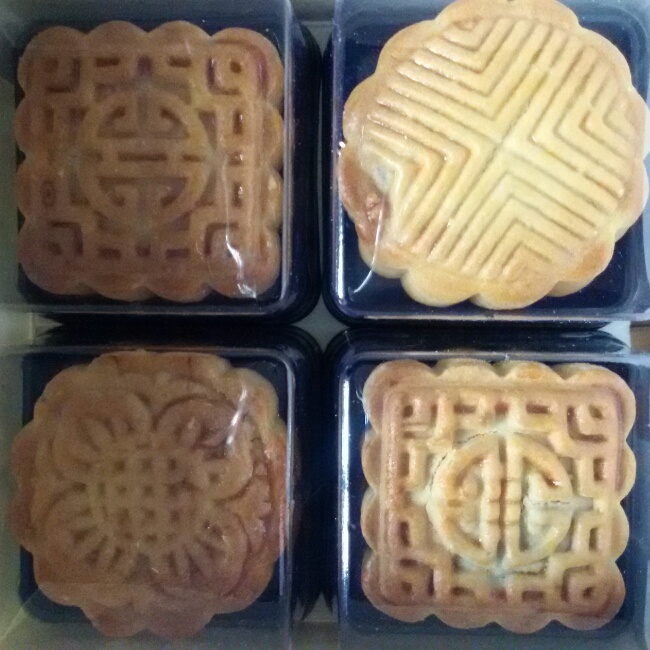 广式月饼——蛋黄莲蓉月饼
