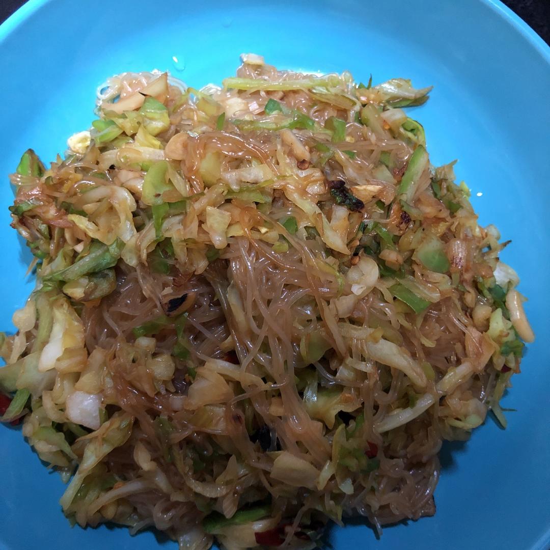包菜粉丝炒鸡蛋