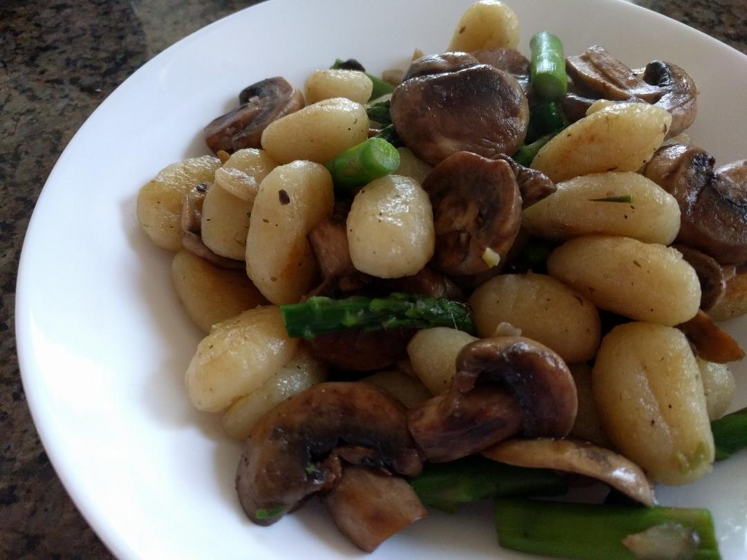 土豆团子之鲜虾芦笋Gnocchi