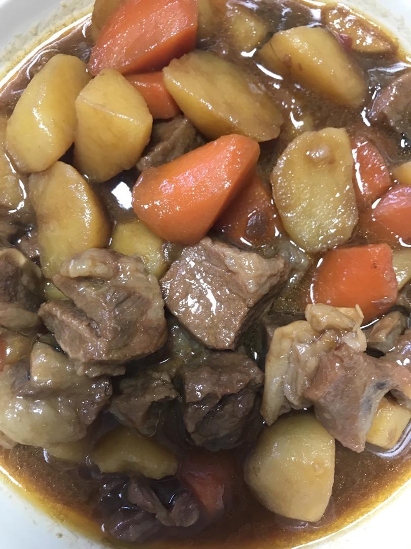 土豆焖牛腩