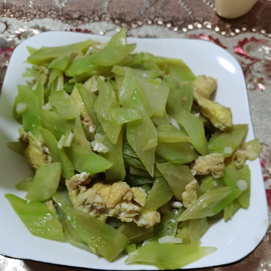 莴笋炒蛋