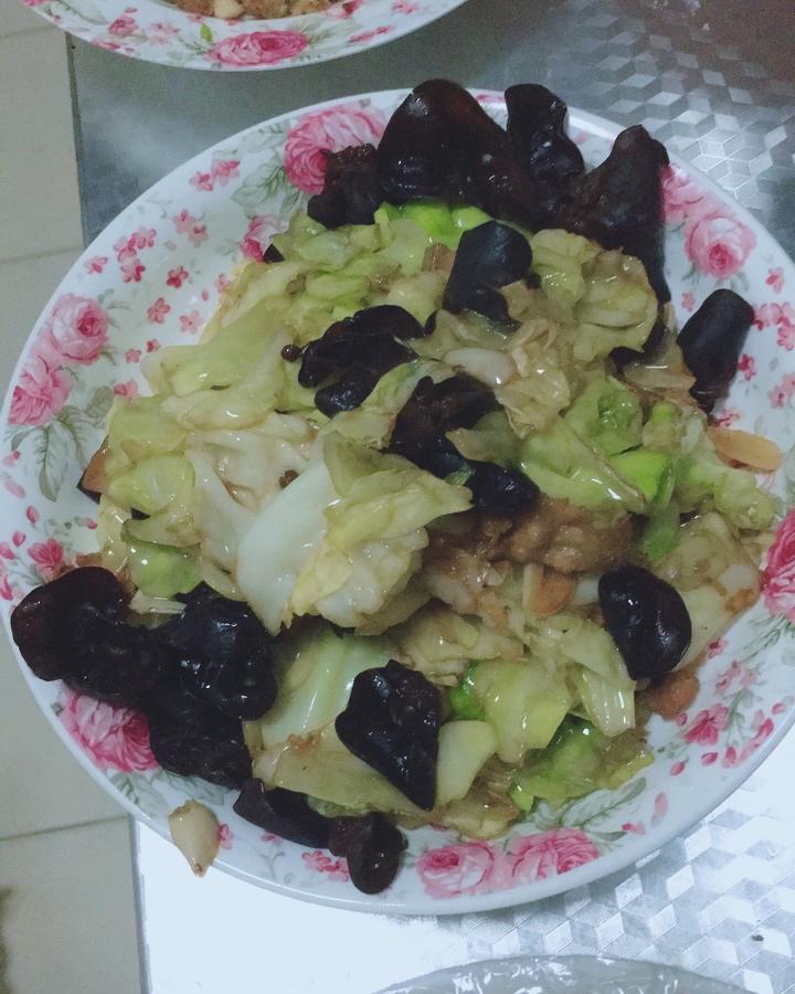 木耳炒包菜