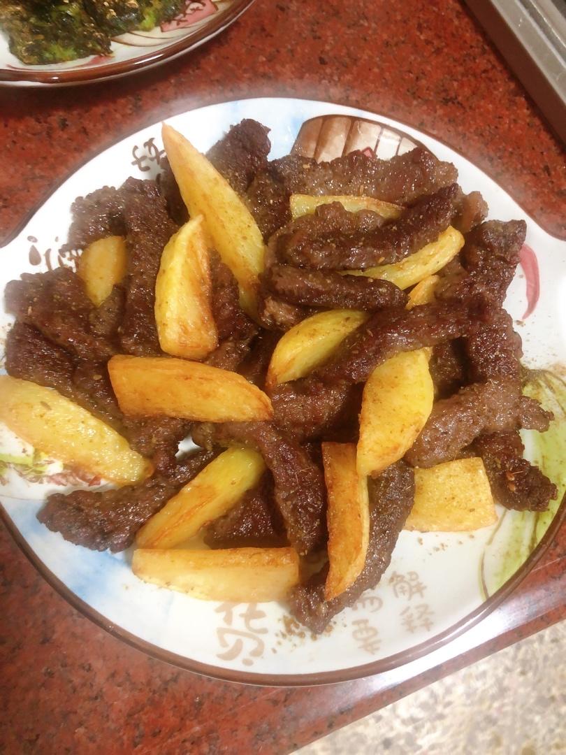 嫩滑爽口❗️一吃就上瘾的牛排土豆煎锅巨简单