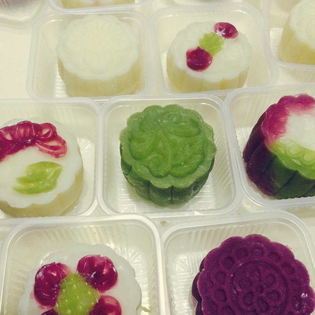彩色冰皮月饼