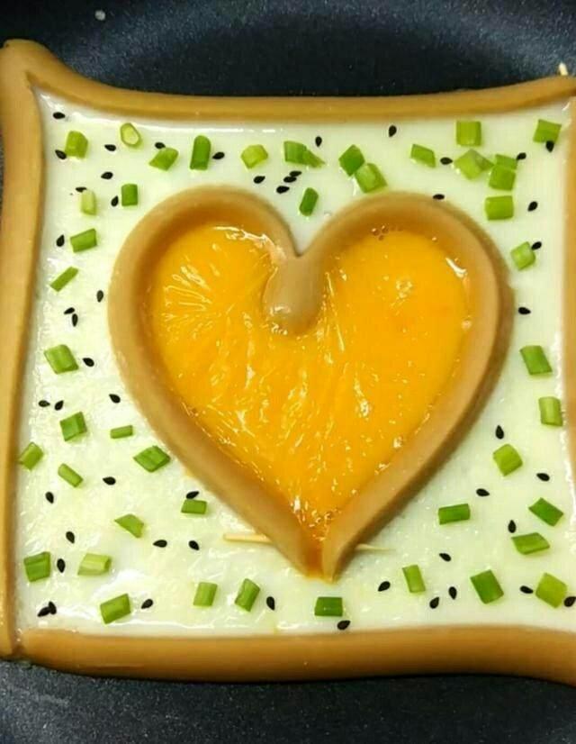 火腿爱心鸡蛋饼