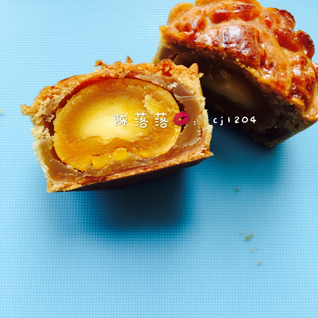 广式月饼—蛋黄莲蓉月饼