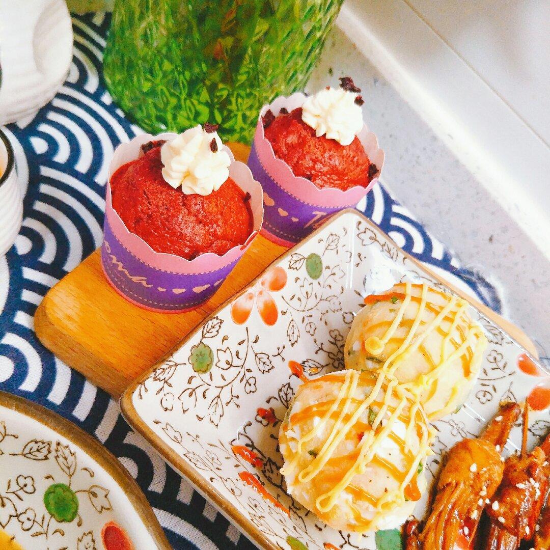 经典红丝绒杯子蛋糕（red velvet cupcake）