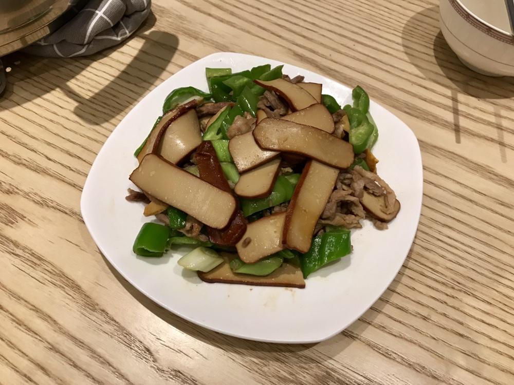 青椒鸡蛋干炒肉
