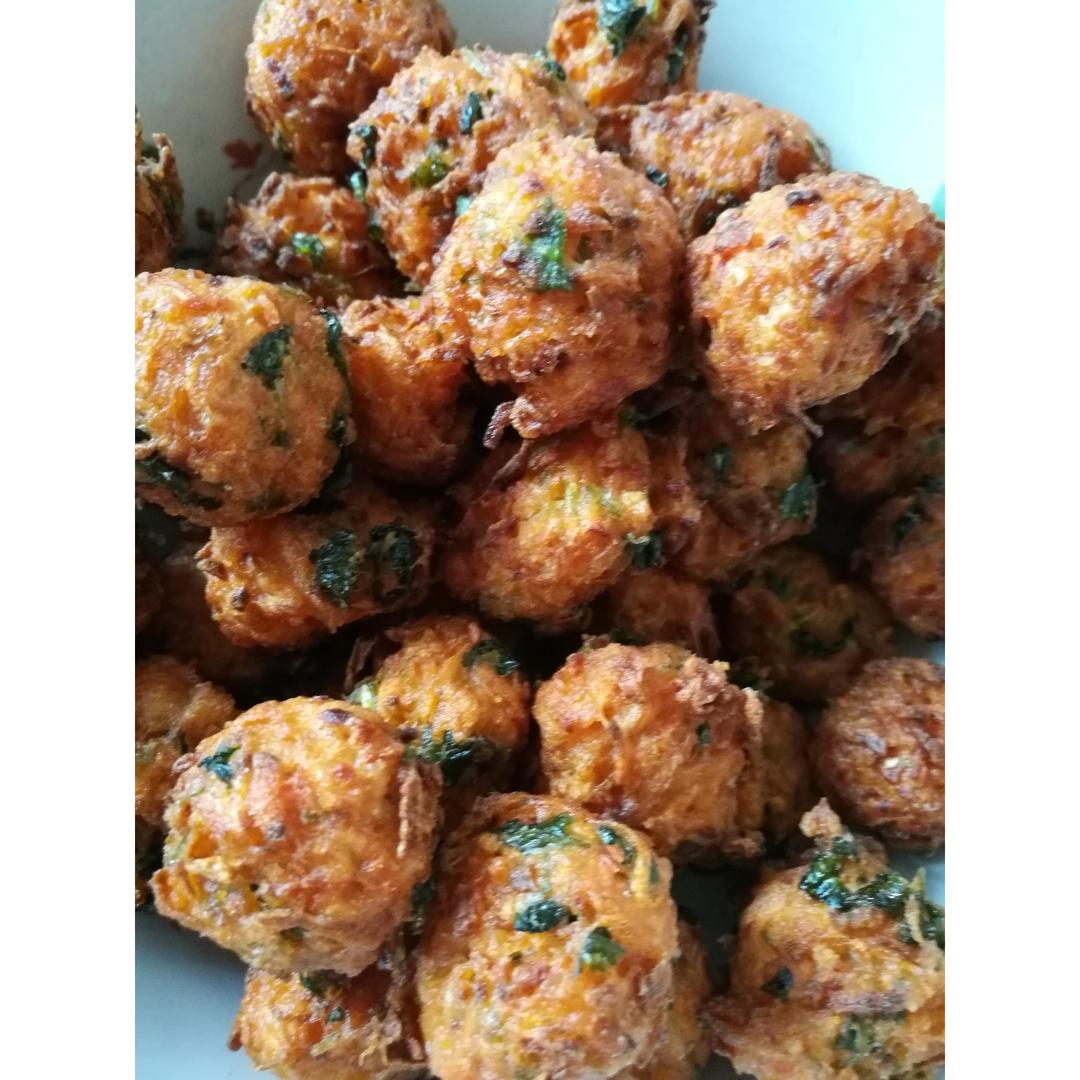 胡萝卜香菜素丸子