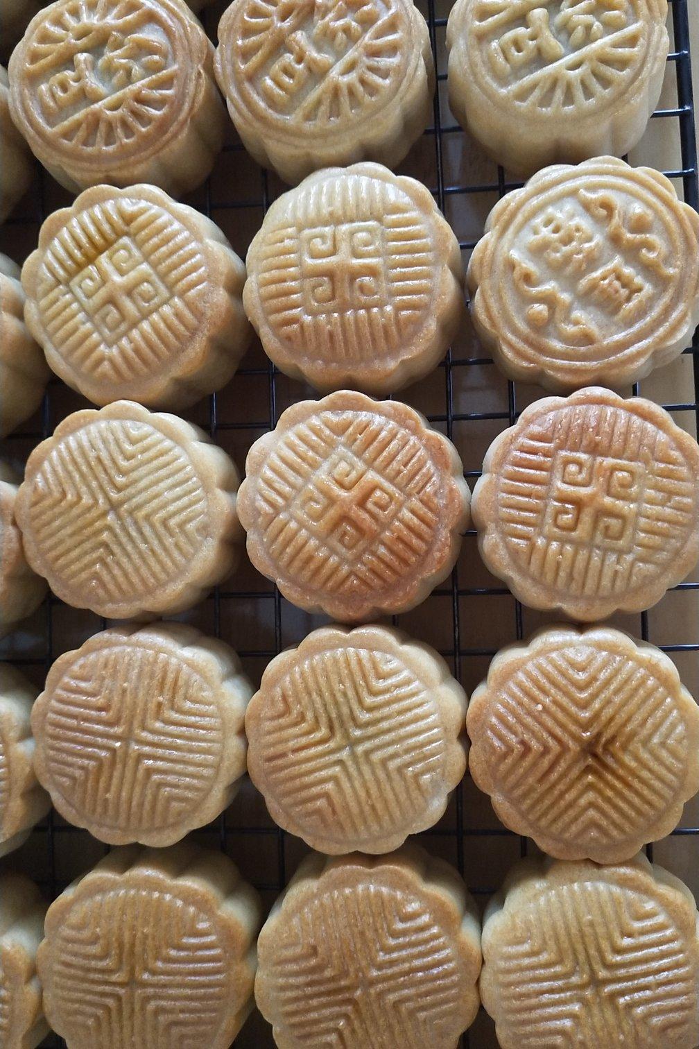 广式月饼—蛋黄莲蓉月饼