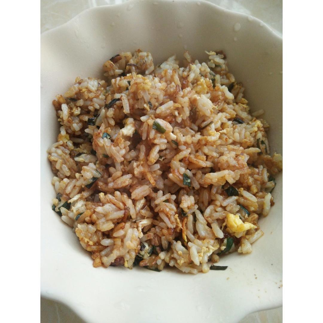 据说是 正宗酱油炒饭