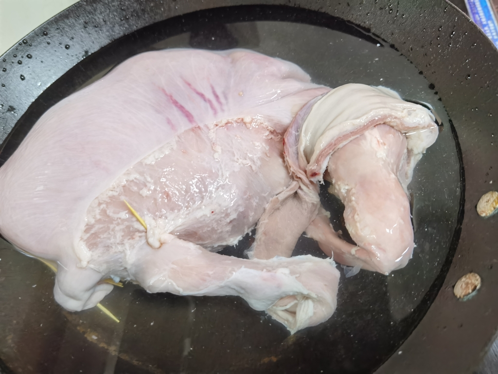 补中益气暖胃——猪肚煲鸡的做法 步骤5