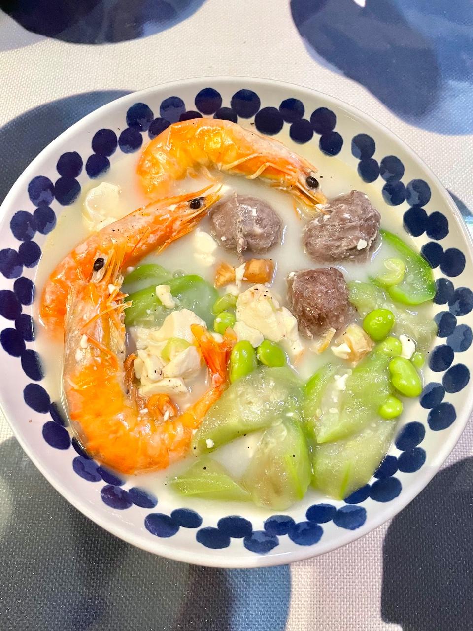 鲜虾肉丸翡翠白玉汤