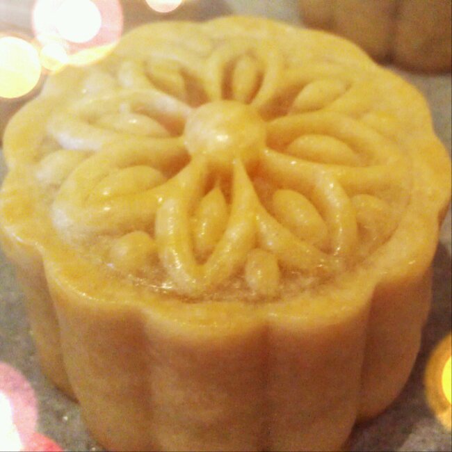 广式月饼——蛋黄莲蓉月饼