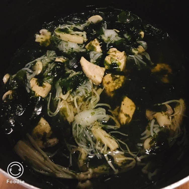 海带结魔芋口蘑鸡胸煲