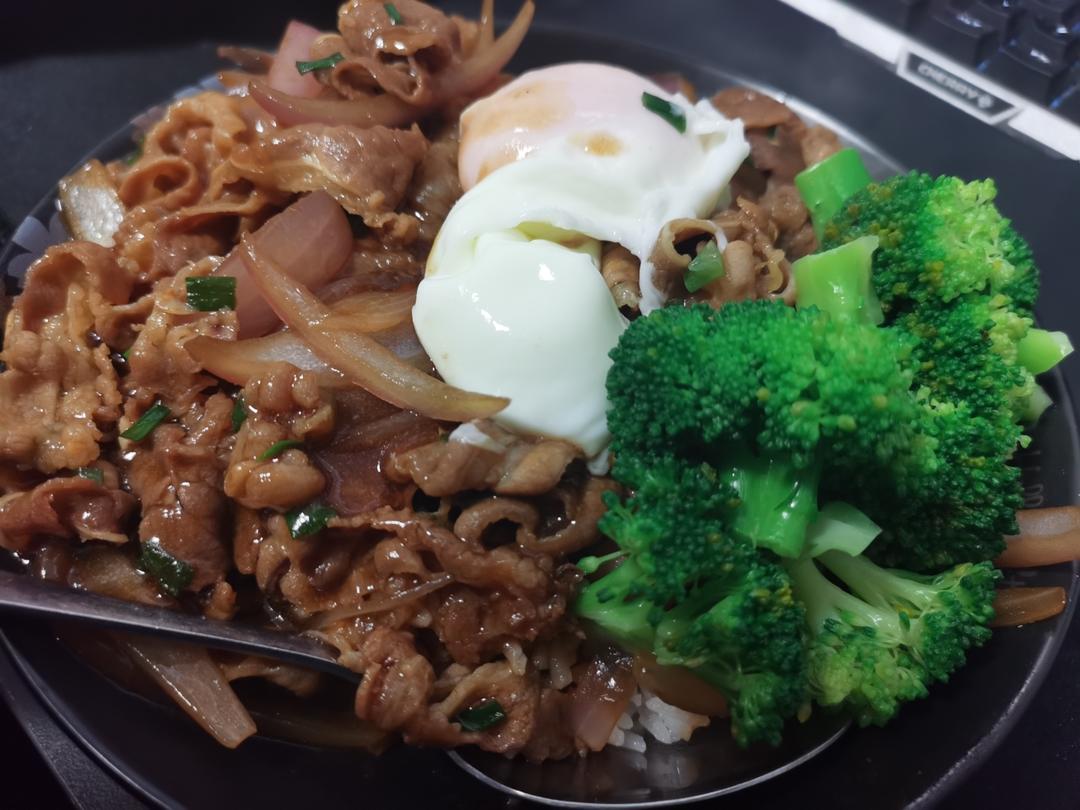 这大概是最接近日料店的照烧肥牛饭了
