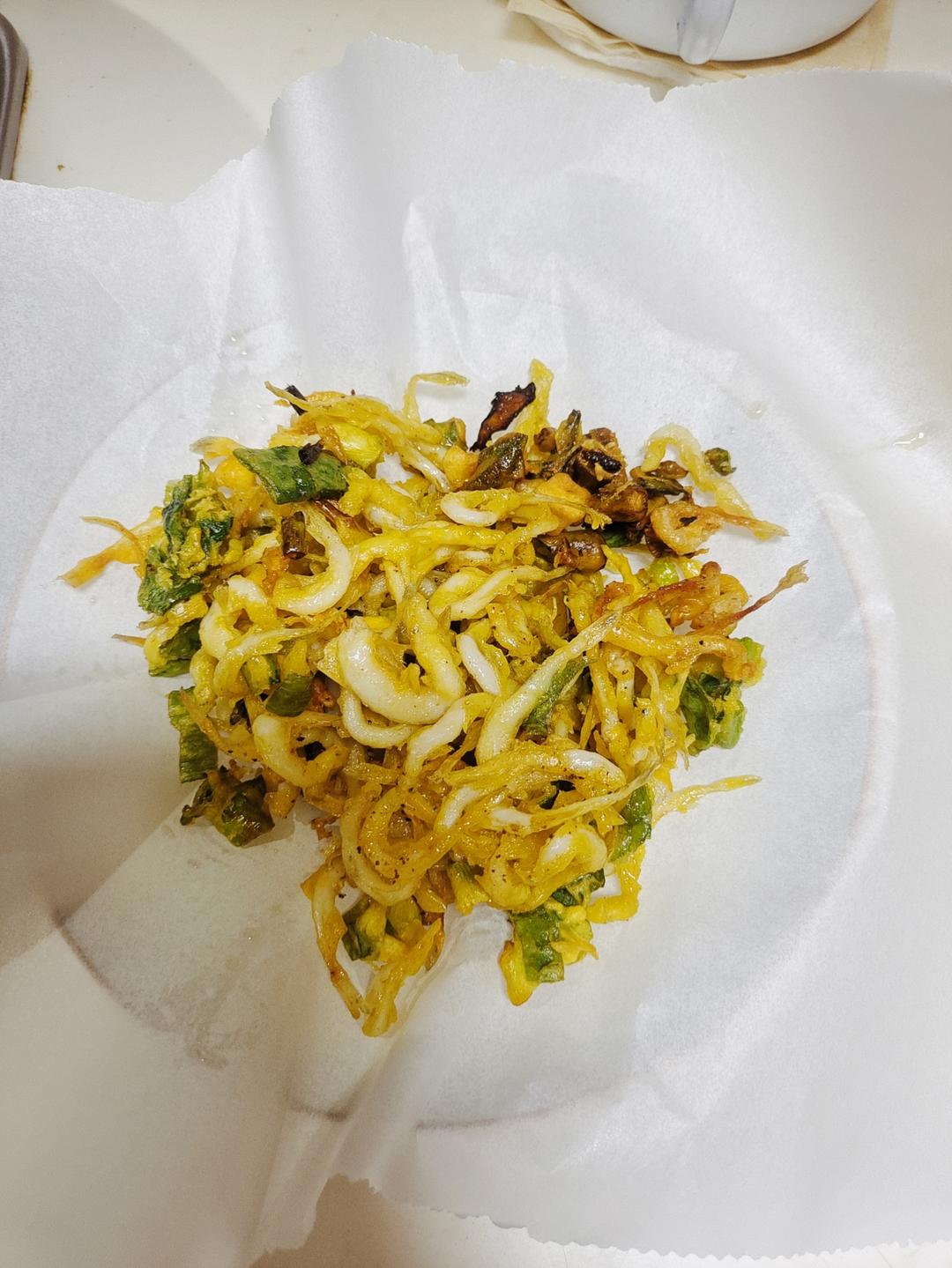煎炒小银鱼