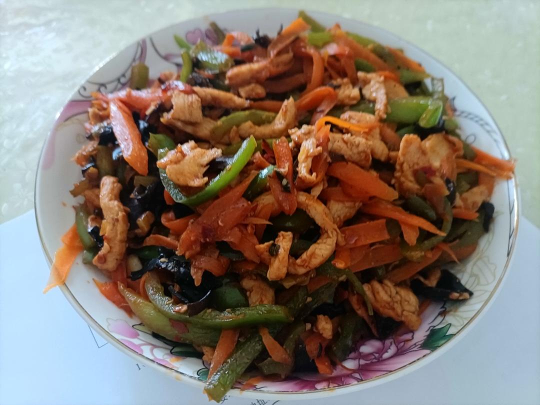 米饭🍚杀手鱼香鸡丝         （减脂期也可以吃）