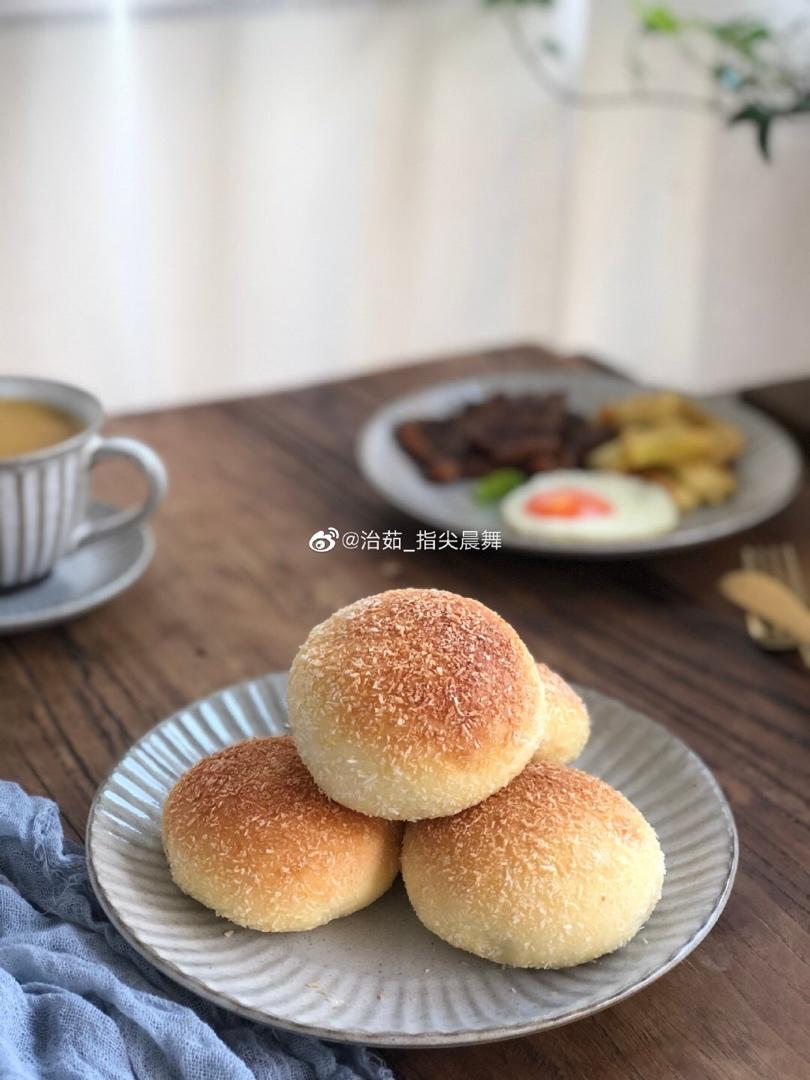 椰蓉奶酥面包
