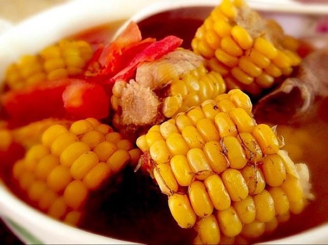 番茄排骨玉米汤的做法