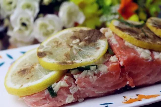 当三文鱼遇上柠檬，你就知道什么叫“豁然开朗”了。