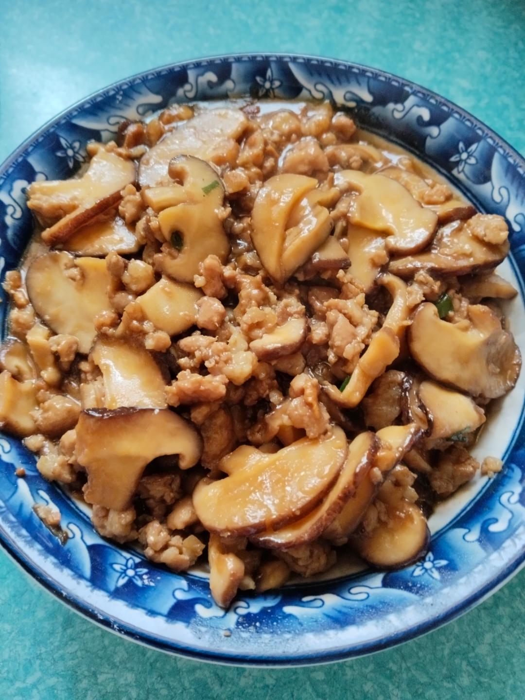 一次两碗「香菇肉沫打卤面🍜」香迷糊了😂😂😂