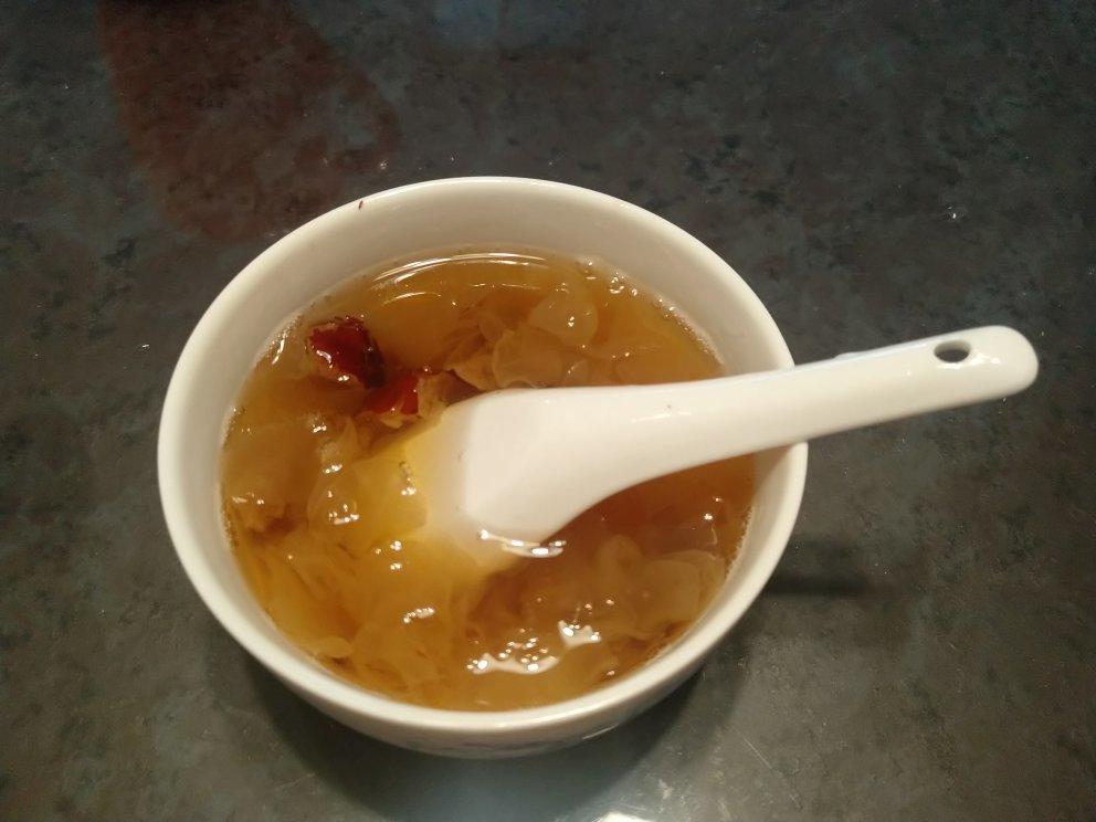 【10分钟出胶】银耳红枣汤