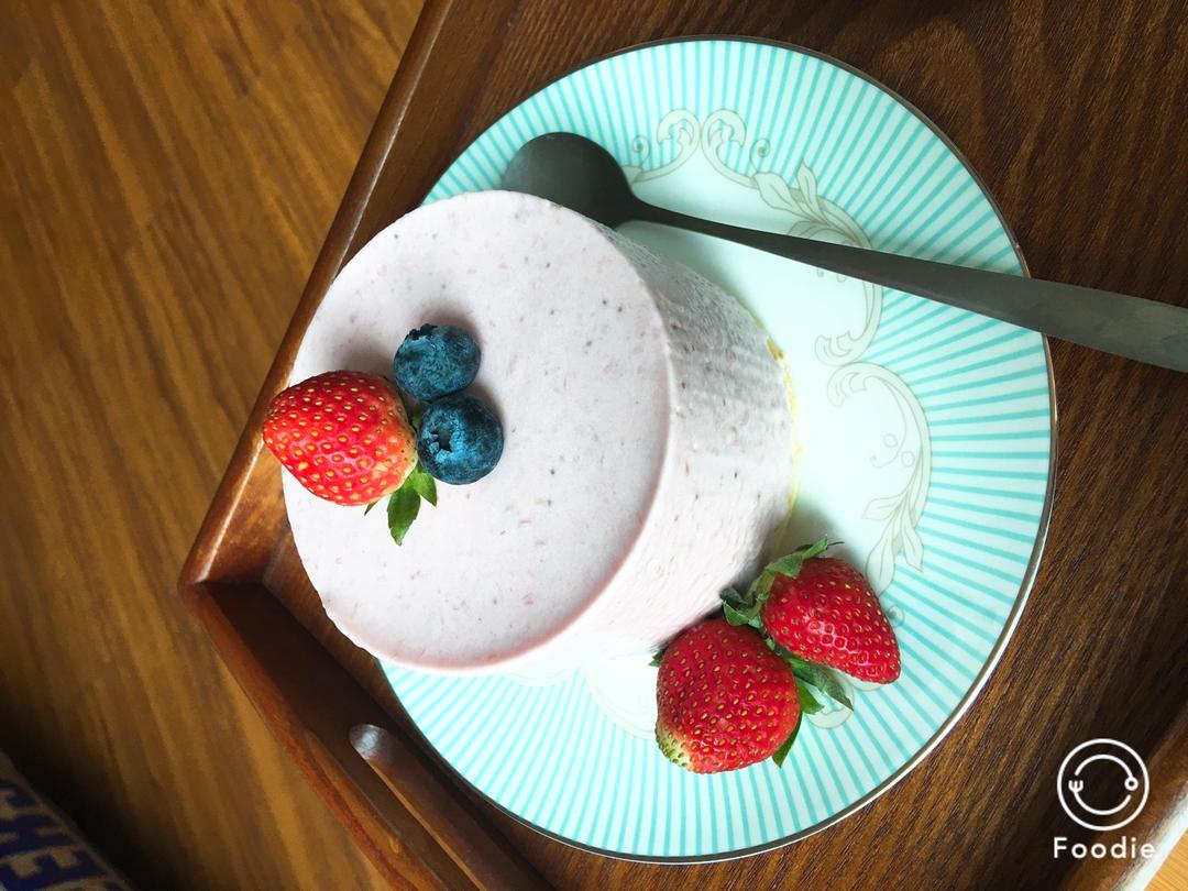 巧克力草莓慕斯蛋糕