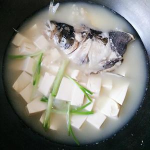 鱼头豆腐汤(奶白色)的做法 步骤6