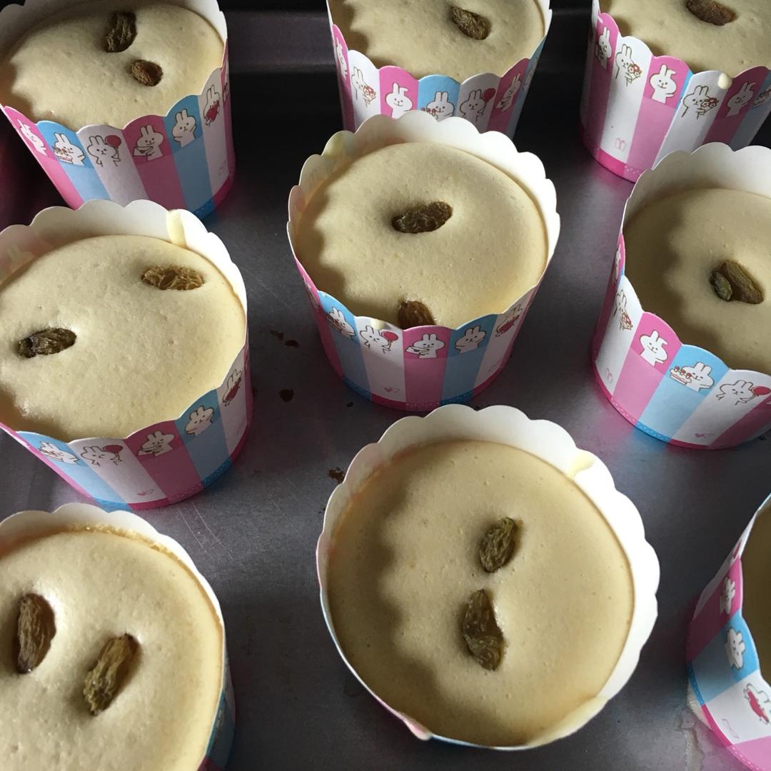 软绵绵戚风纸杯蛋糕