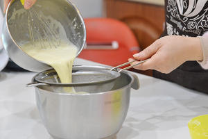 超简单香香嫩嫩蛋挞液的做法 步骤6