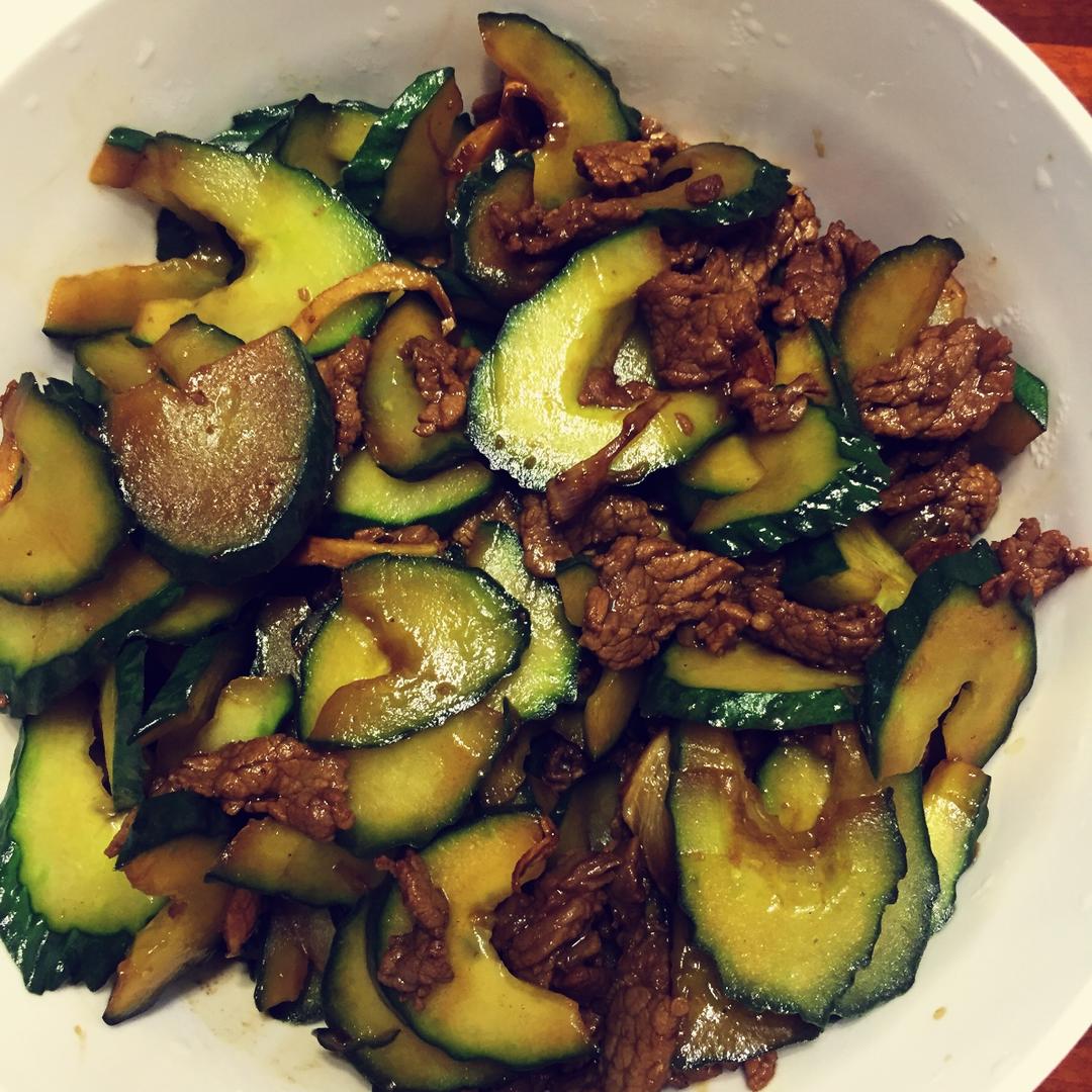 tracy牛牛做的黄瓜炒牛里脊