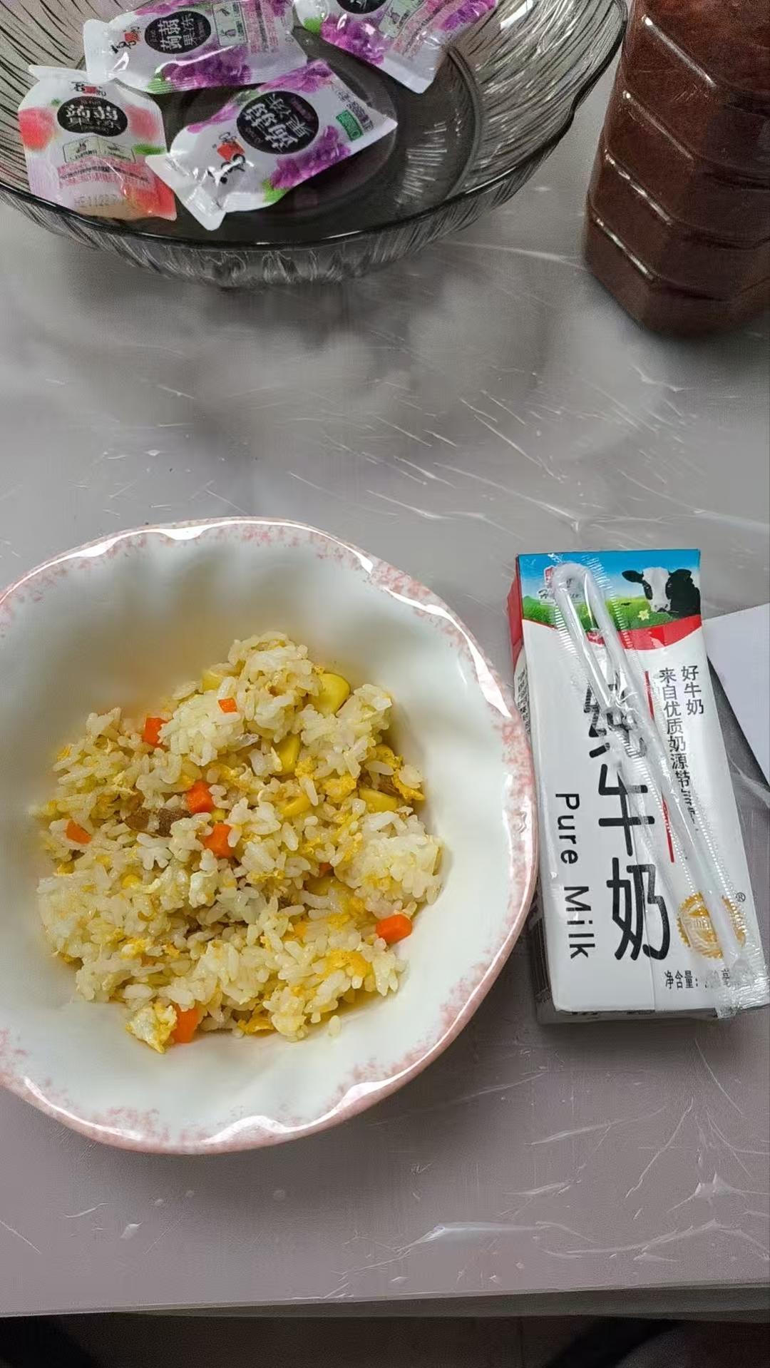 胡萝卜玉米炒饭