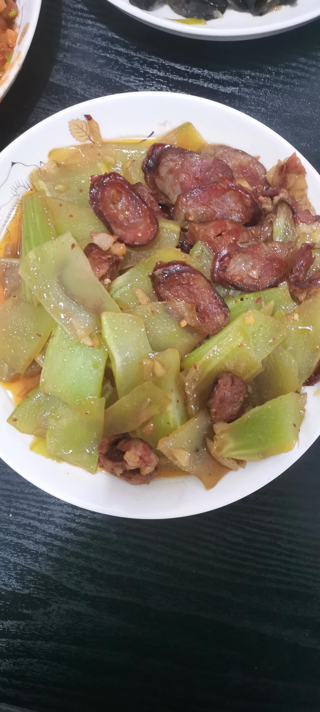 莴笋清炒腊肠