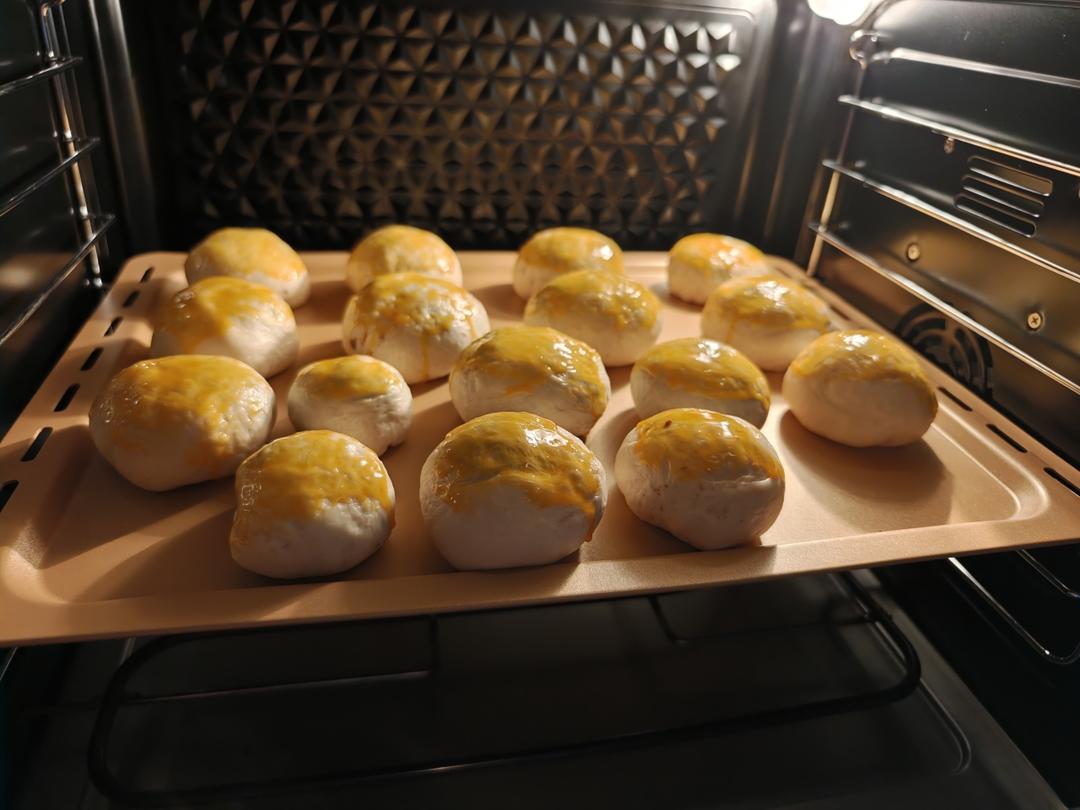 羽毛般柔软拉丝 | 奶呼呼的牛奶云朵小餐包