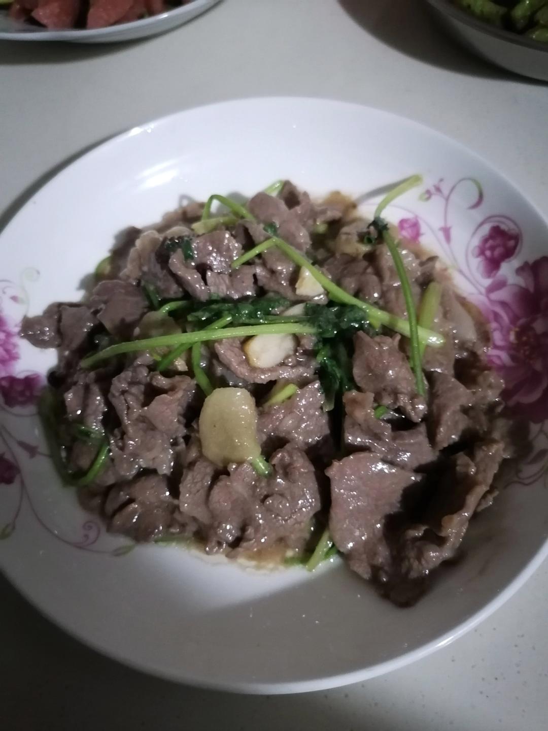 小炒黄牛肉，肉嫩味香！太好吃了简直是米饭杀手！