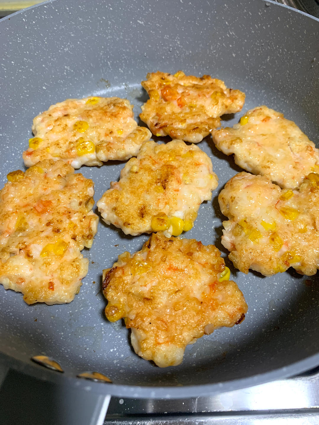 有颜值还健康的玉米虾饼，做法简单又好吃，一学就会