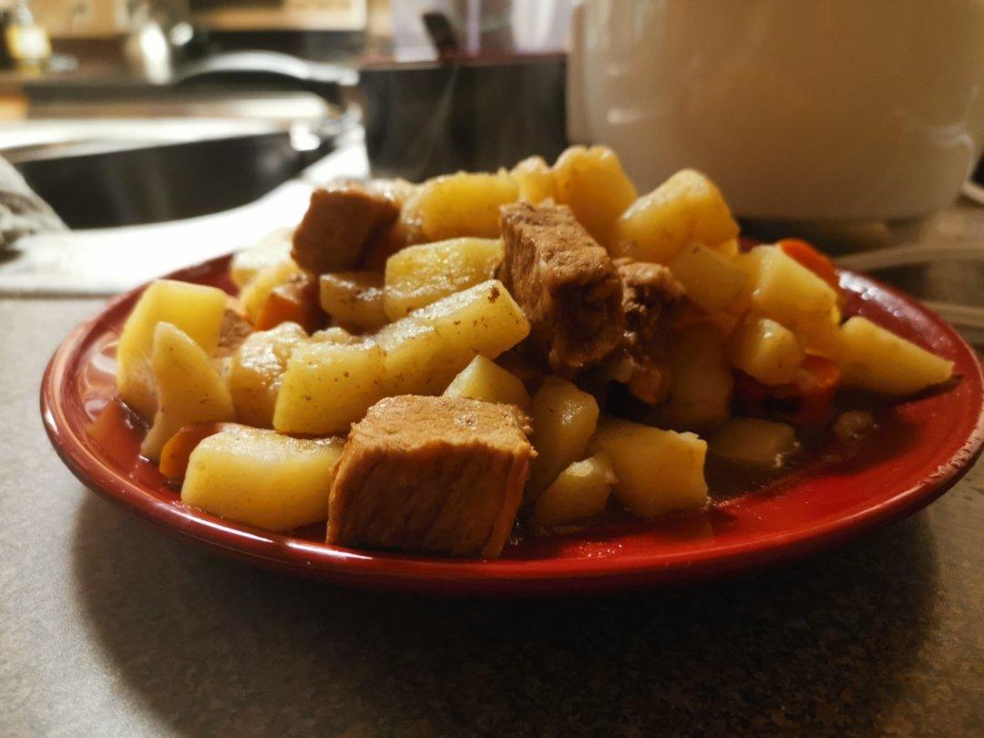 胡萝卜土豆炖排骨