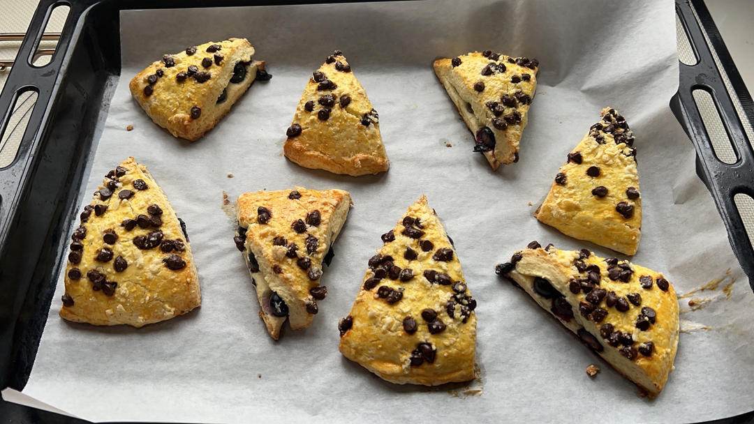 满屋飘香，口口都是满足——酥松香甜的蔓越莓蜜豆司康