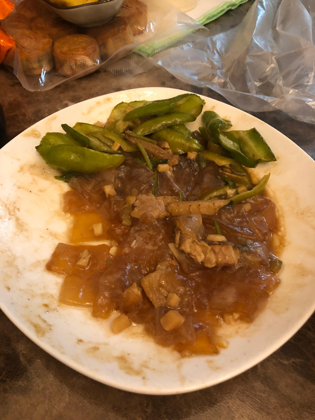 肉丝炒拉皮