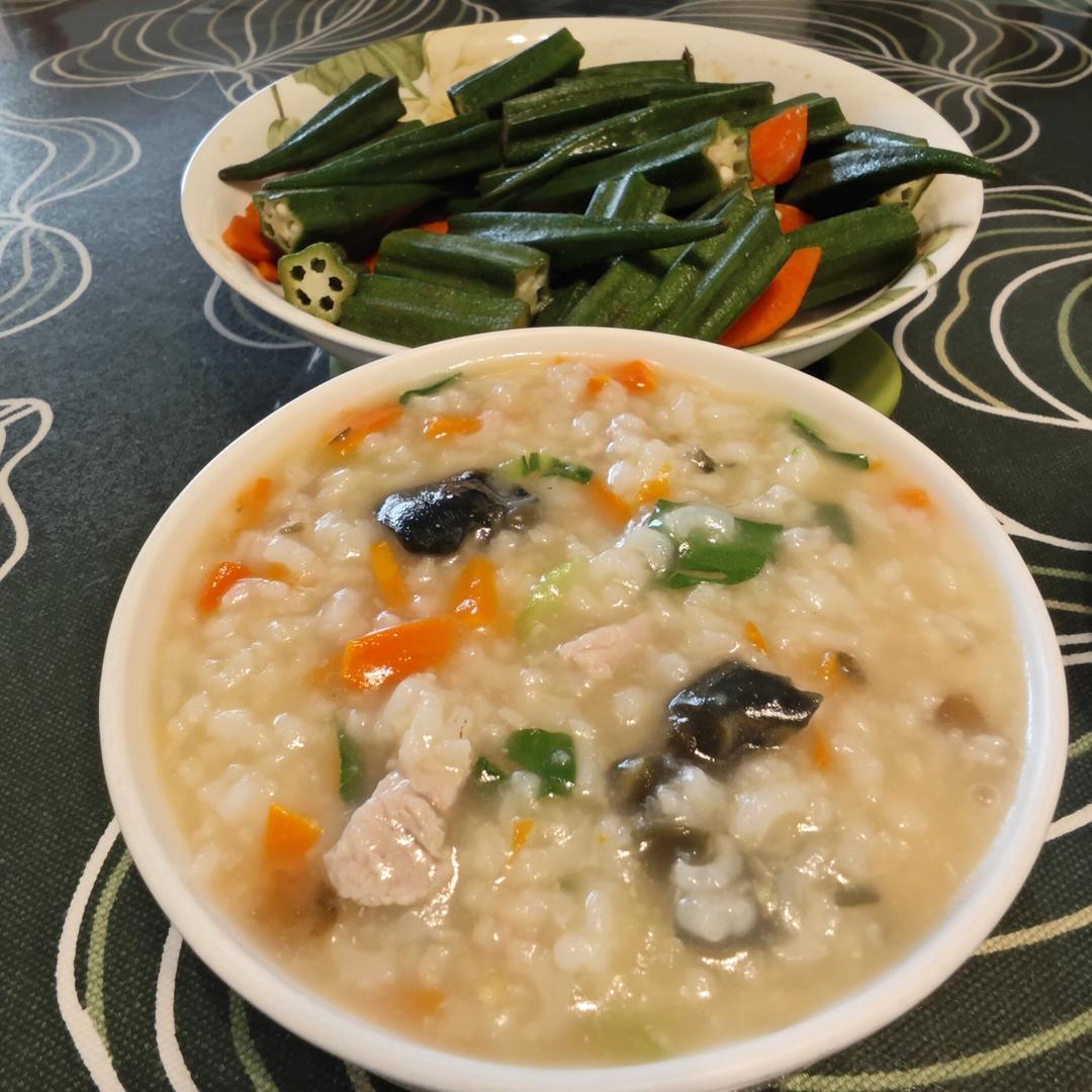 妈妈👩教我做的皮蛋瘦肉粥🥣简单快捷美味😋